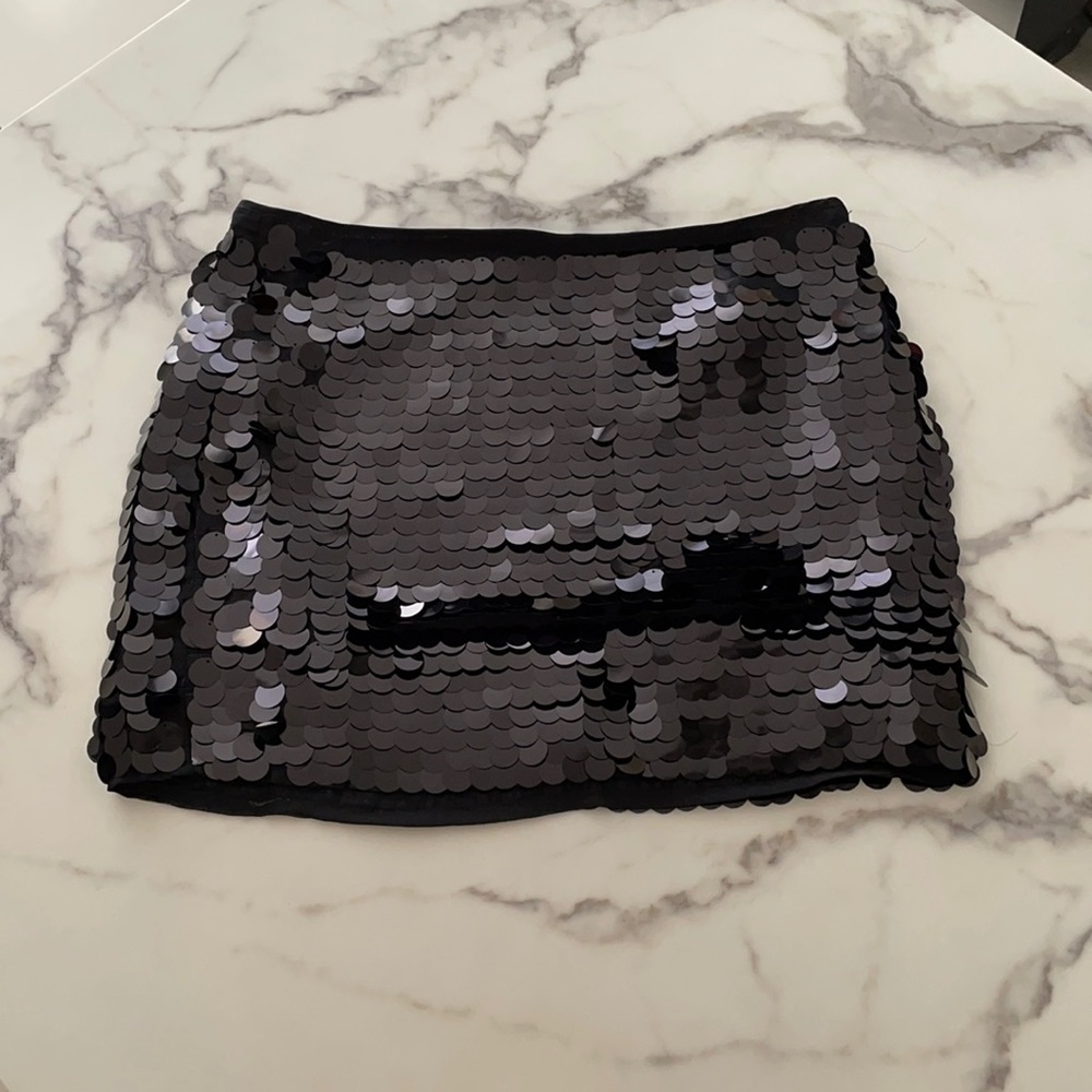 Women’s short black sequins skirt Large
